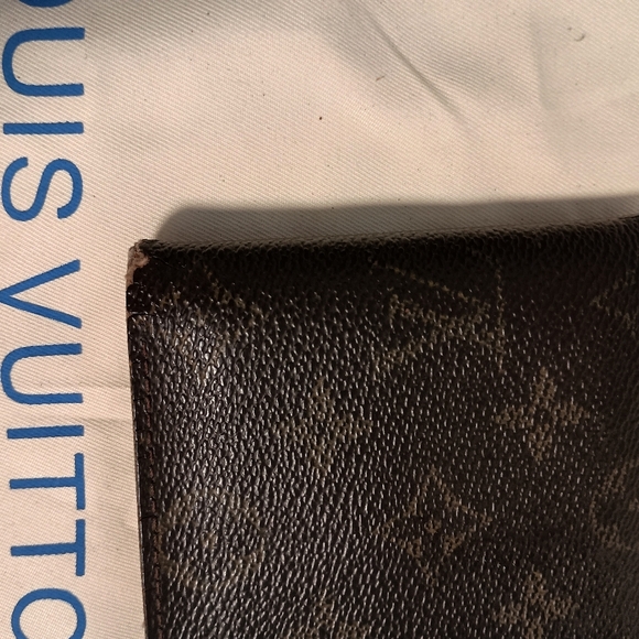 Authentic LOUIS VUITTON wallet - Picture 7 of 15